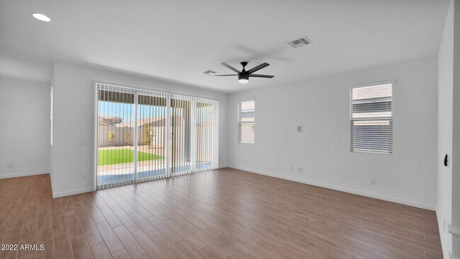 Building Photo - 13407 W Rowel Rd