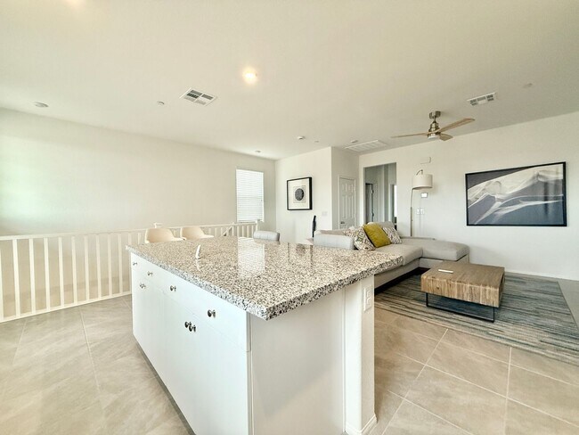 Building Photo - Beautiful 3bd/3bath home