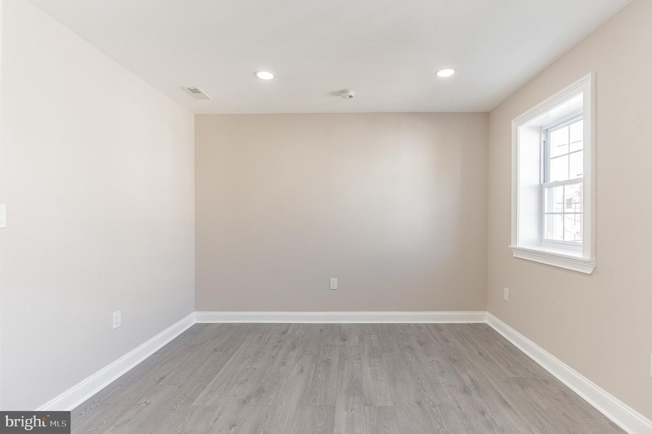 Building Photo - 1828 Hoffman St