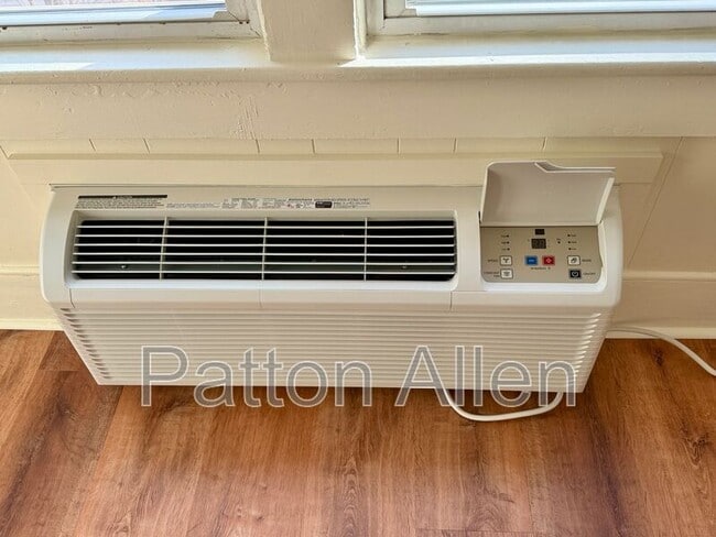 Building Photo - 43 Ravenscroft Dr