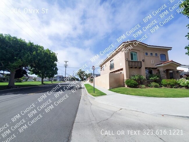 Building Photo - 5004 Onyx St