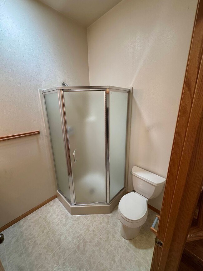 Building Photo - 3 Bedroom Home in College Hill Neighborhood
