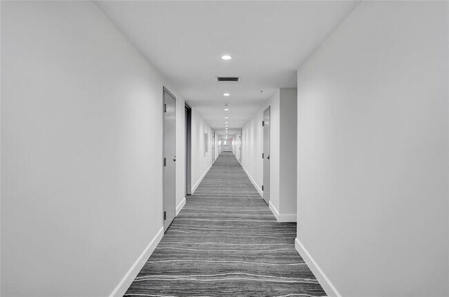 Building Photo - 1150 Hillsboro Mile