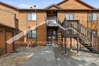 Building Photo - Gorgeous Condo with Washer/Dryer and Central AC