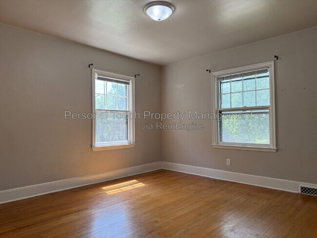 Building Photo - 704 8th St S