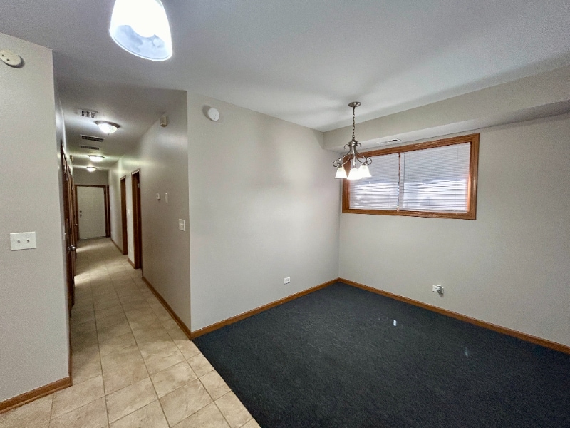 Building Photo - 5642 S Prairie Ave