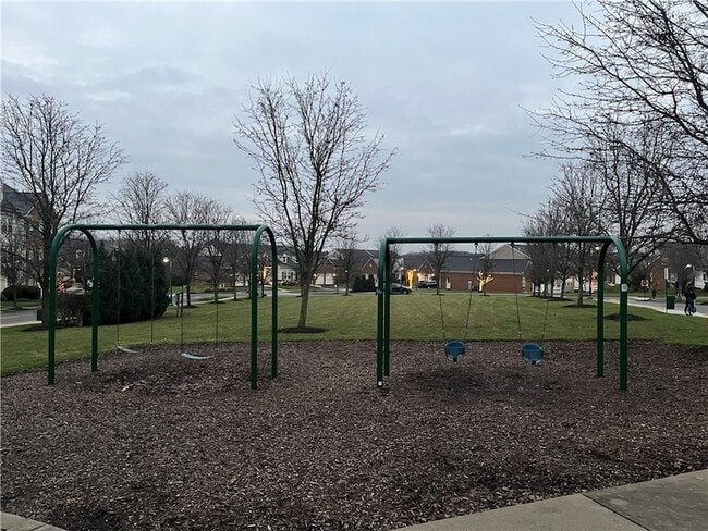 Building Photo - 704 Park Plaza E