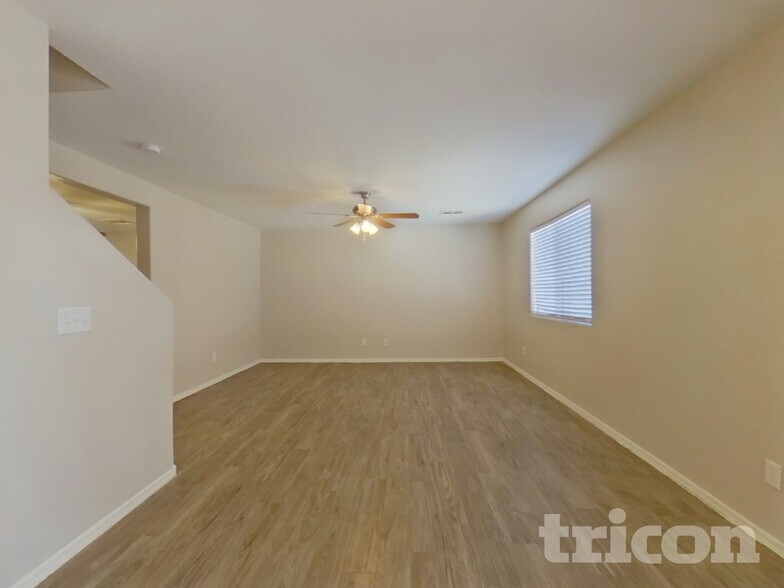 Building Photo - 2098 E Haflinger Way