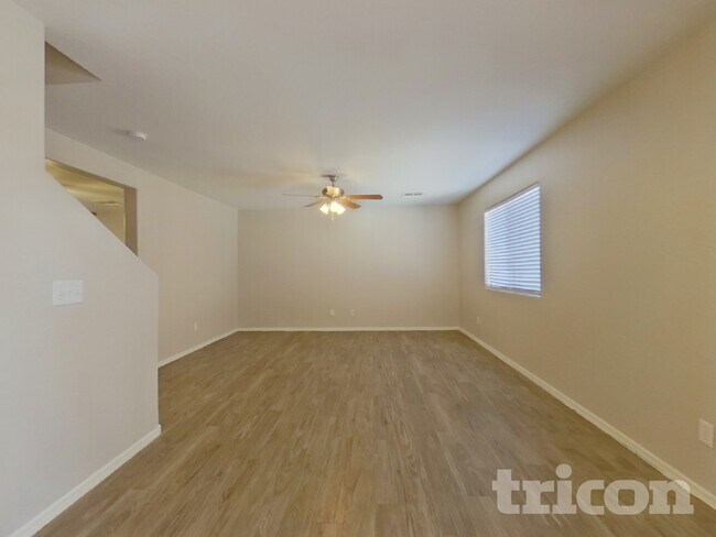 Building Photo - 2098 E Haflinger Way