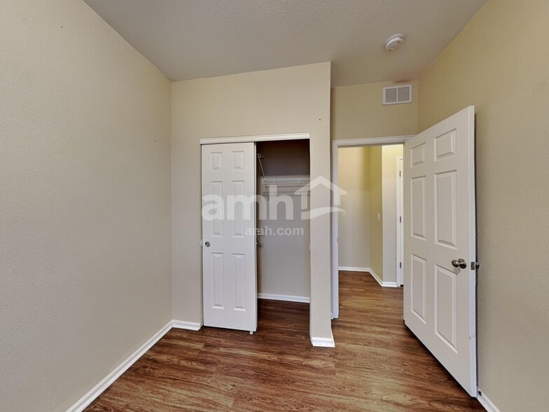 Building Photo - 209 Homestead Way