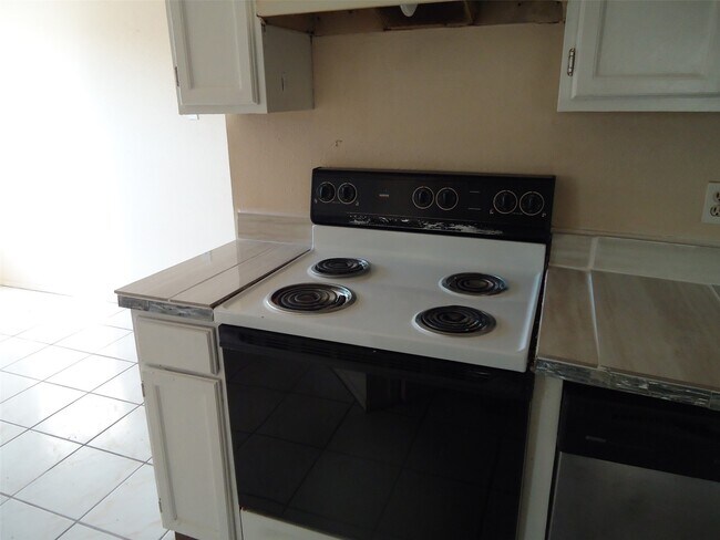 Building Photo - 18539 Lippizaner Dr