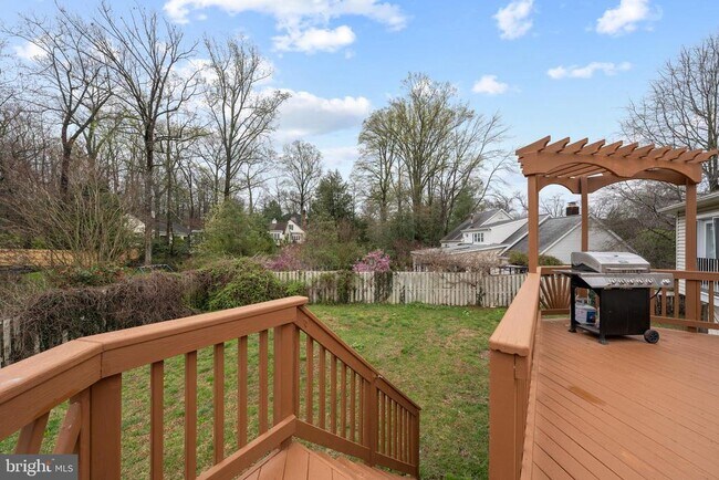 Building Photo - 7515 Pleasant Way