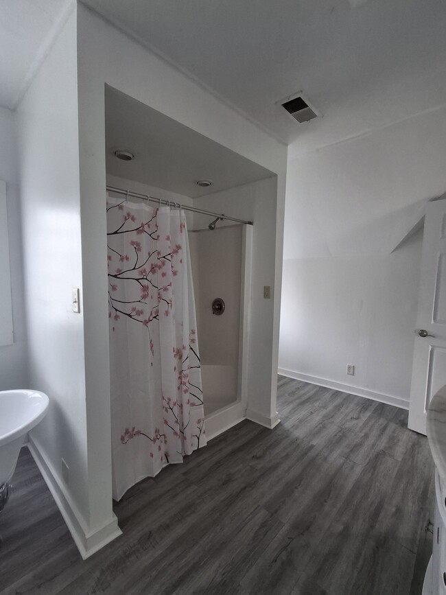 Building Photo - 833 Indiana Ave