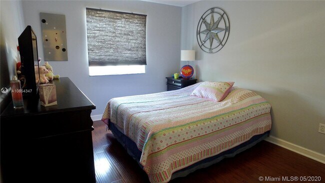 Building Photo - 5102 NW 115th Ct  Doral Fl 33178