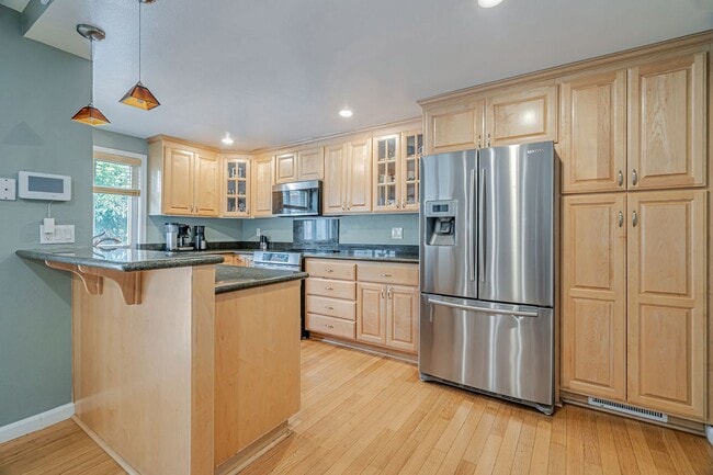 Building Photo - Stylish & Comfort Home in Prime San Jose Location