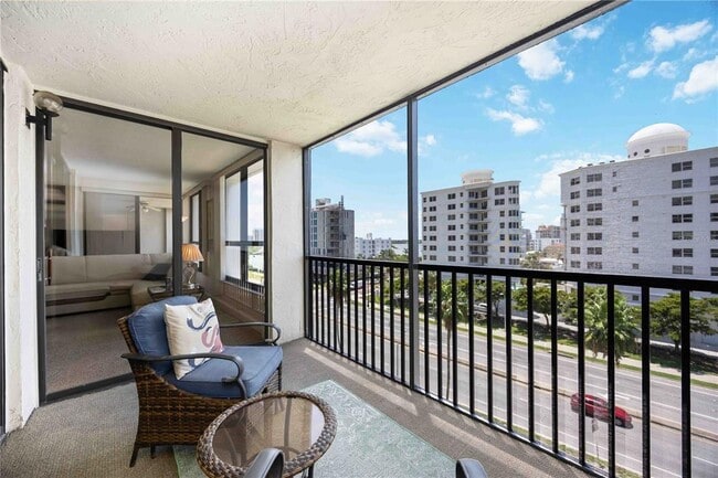 Building Photo - 11 Sunset Dr