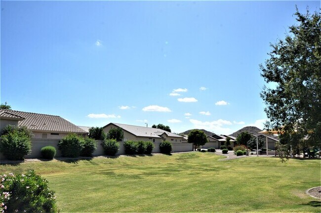 Building Photo - 998 W Desert Sky Dr