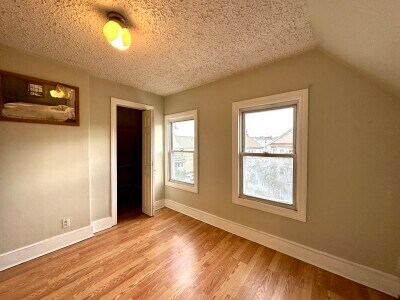 Building Photo - 569 Main St