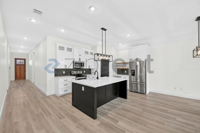 Building Photo - 4941 Townsend Dr