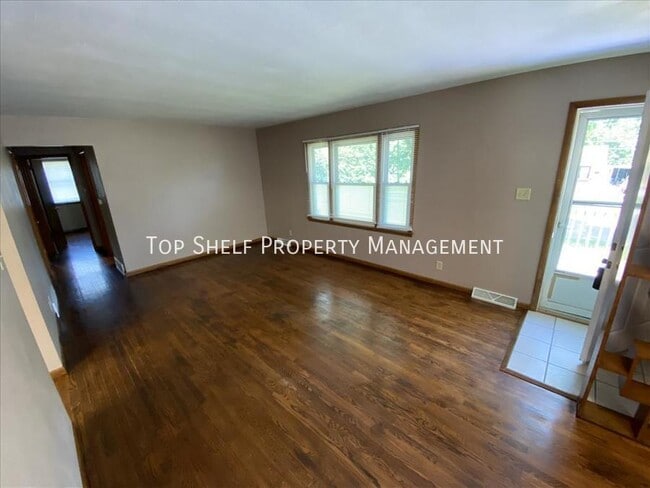 Building Photo - 2752 Holcomb Ave