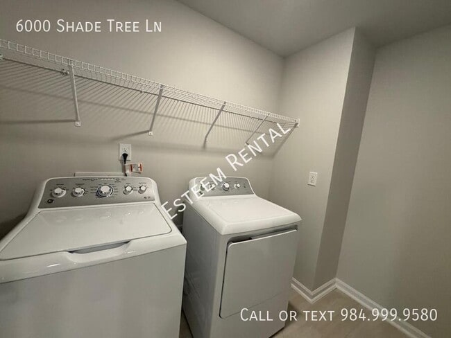 Building Photo - 6000 Shade Tree Ln