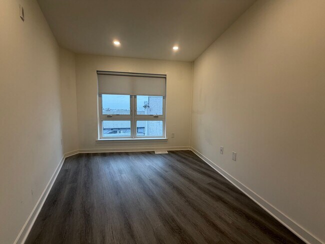 Building Photo - 2451 Frankford Ave