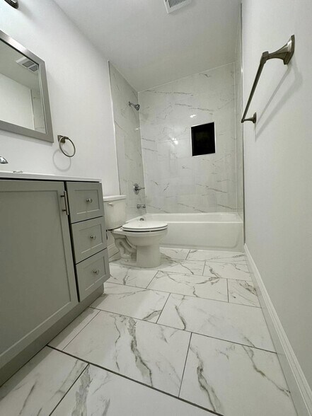 Building Photo - 135 Court St