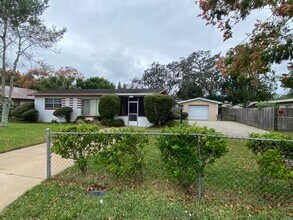 Building Photo - 2/1 plus bonus room in Holly Hill