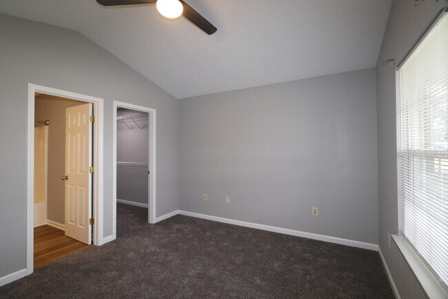 Building Photo - 125 Christopher Dr