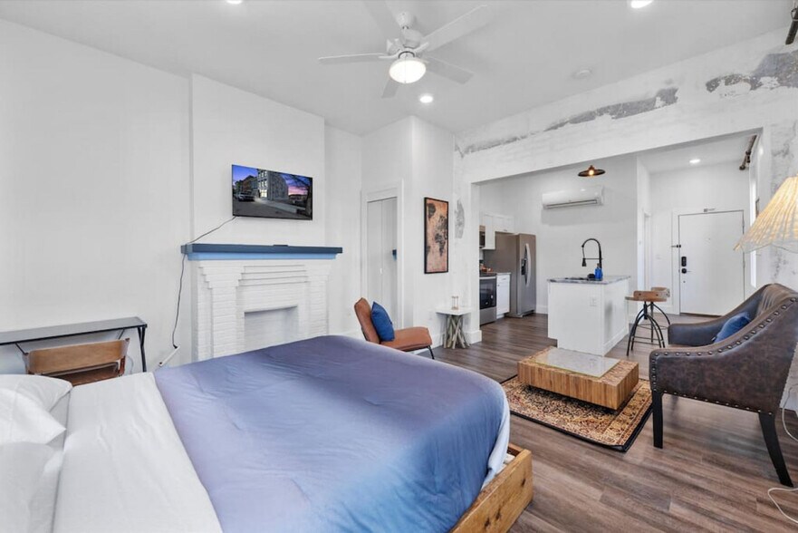 Building Photo - 18 W Elder St