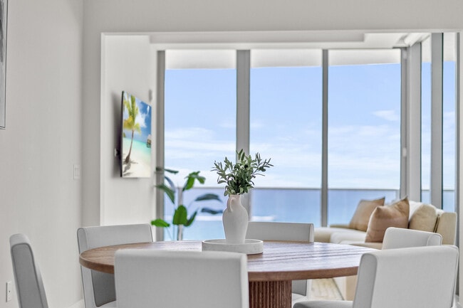 Building Photo - 3100 N Ocean Dr