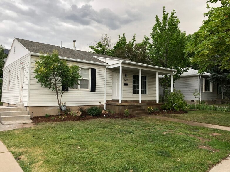 front yard - 2549 E 3020 S