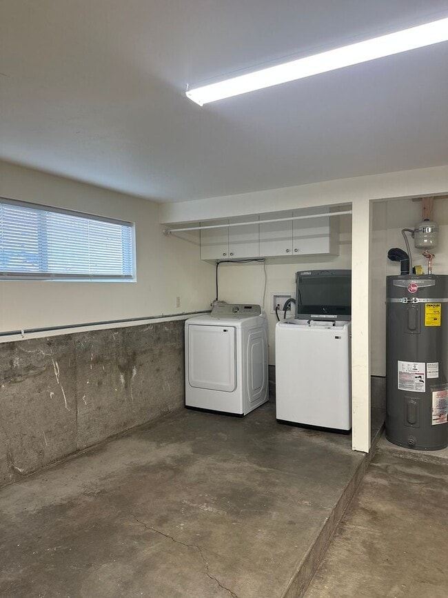 Building Photo - 928 NW Portland Ave