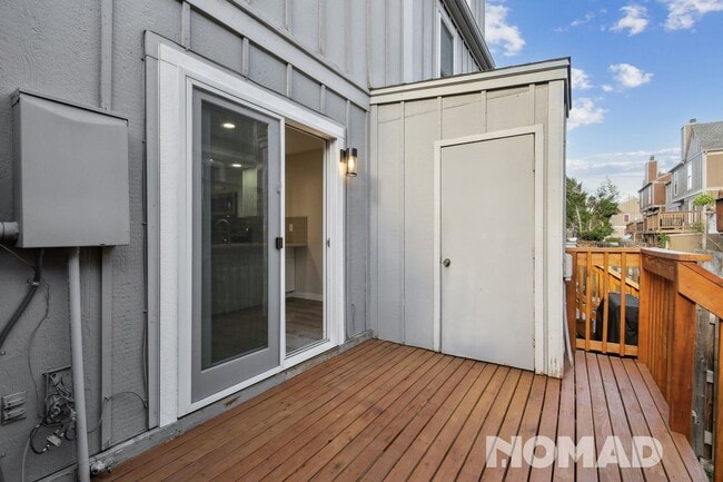 Building Photo - Charming 3BR Townhome in Centennial