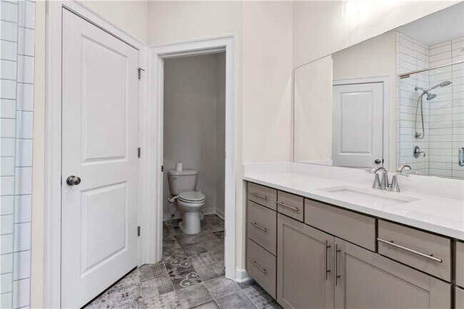 Building Photo - 2076 Holtz Ln
