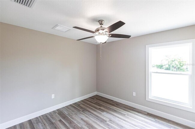 Building Photo - 2730 Parasol Ln