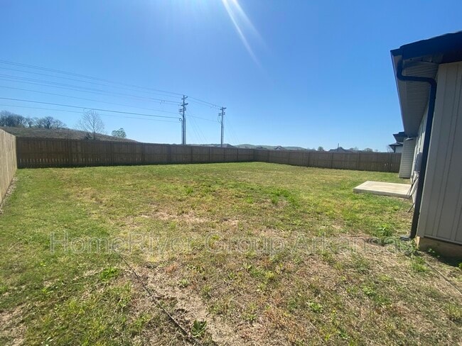 Building Photo - 418 N Mojave St