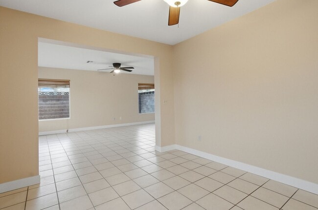 Building Photo - Beautiful 4 Bedroom Home with a Pool in Whitney Ranch!
