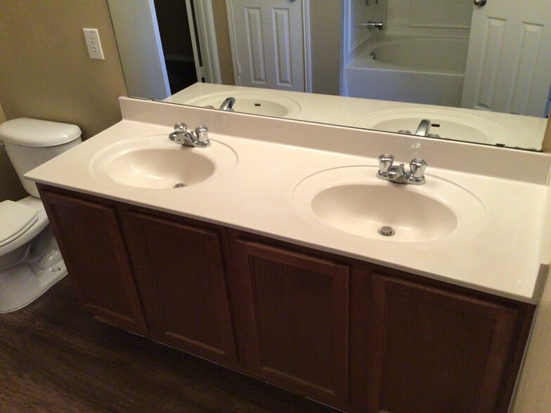 Building Photo - 1333 Gayle St