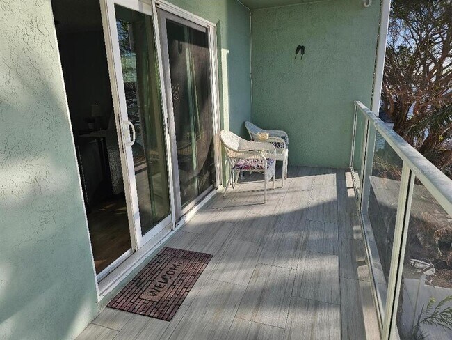 Building Photo - 125 110th Ave