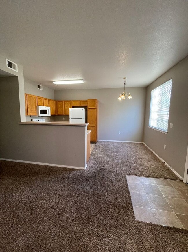 Building Photo - 3002 W Elizabeth St