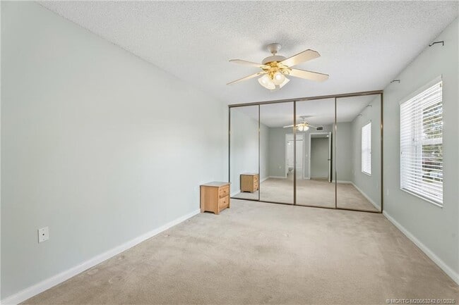 Building Photo - 3253 SW Sunset Trace Cir