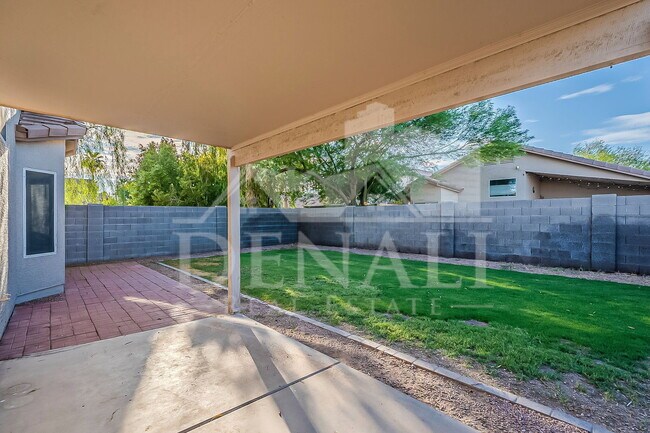 Building Photo - 3980 E Pinon Ct