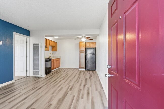 Interior Photo - Harbor Breeze