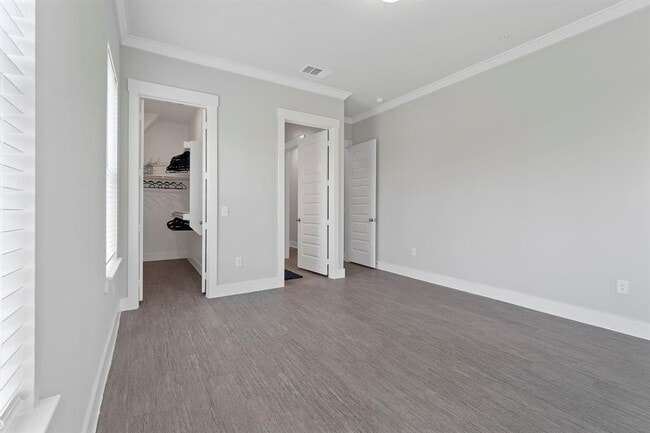 Building Photo - 4024 Bungalow Ln