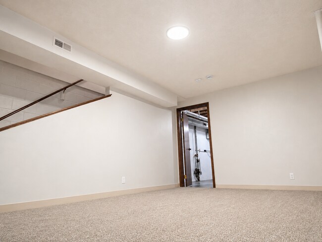Building Photo - 7401 Ames Cir
