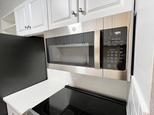 Building Photo - 6341 Chasewood Dr