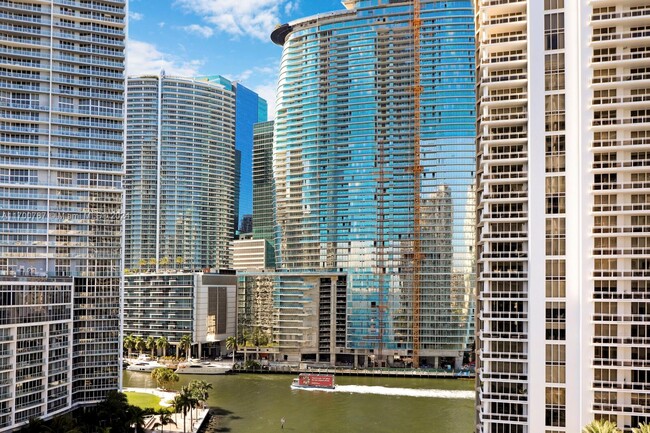 Building Photo - 801 Brickell Key Blvd