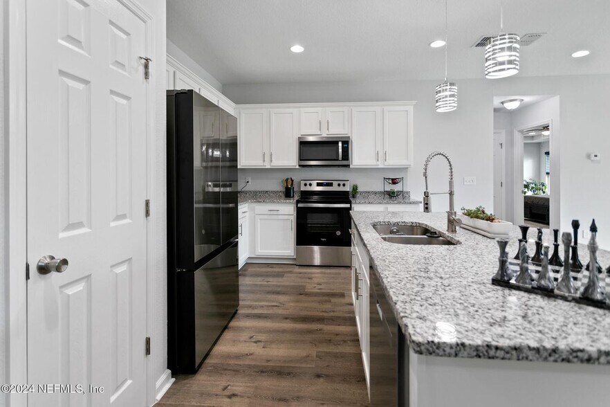 Building Photo - 6133 Catawissa Ct
