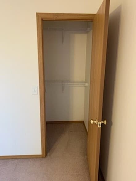 Masterbedroom closet two - 405 Franklin St